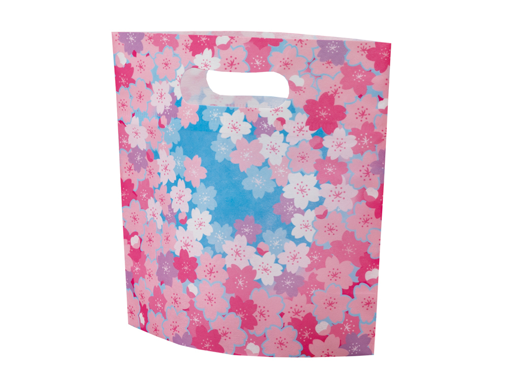桜と青空がデザインされたバッグです