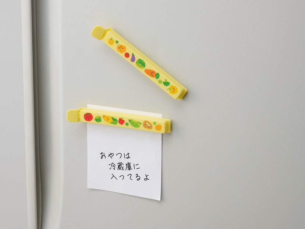 使わない時は冷蔵庫にピタっと貼り付けられます