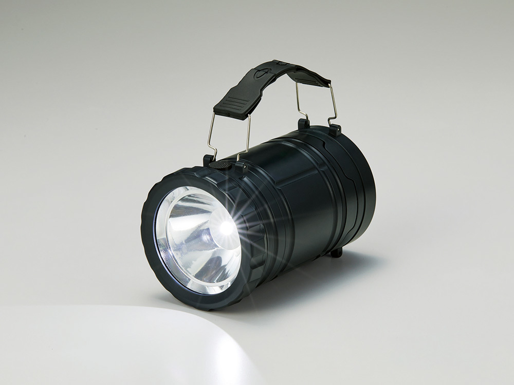 持ちやすい形状の懐中電灯にも