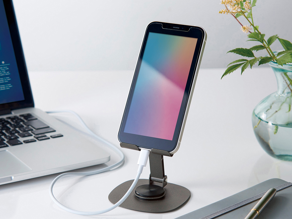 充電中でも使える仕様のスマホスタンドです！