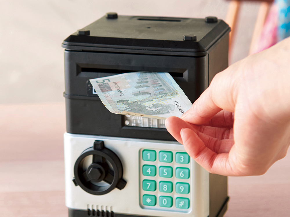 紙幣を貯金する
