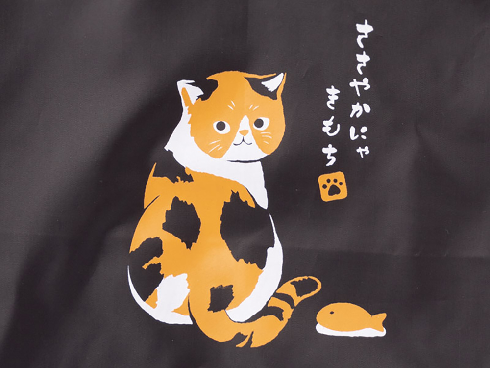 愛らしい猫が感謝の気持ちを伝えてくれます