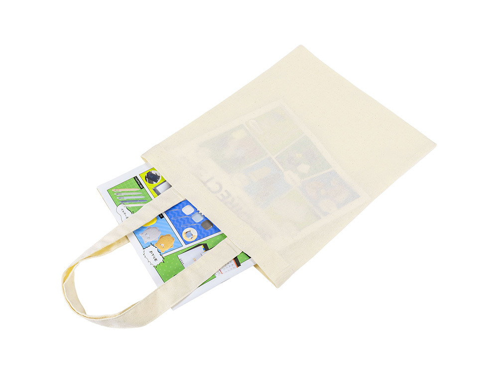 A4資料が入れやすいサイズ感