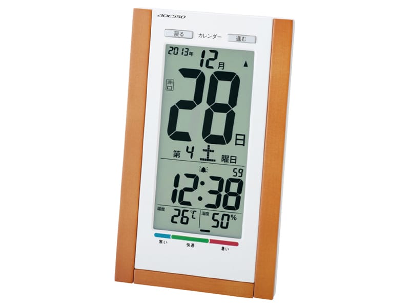 アデッソ　日めくり電波時計はお部屋の環境管理に便利な不快指数表示付き。