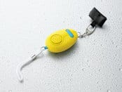 防滴加工が施された防犯ブザーです。