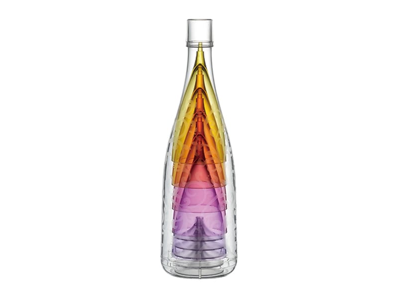 カラフルなプラスチック製グラス
